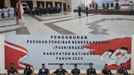 FOTO : 48 Anggota Paskibraka saat prosesi pengukuhan oleh Bupati Katingan Saiful.
