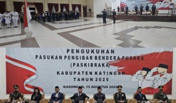 FOTO : 48 Anggota Paskibraka saat prosesi pengukuhan oleh Bupati Katingan Saiful.
