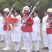 FOTO : Suasana upacara penurunan Merah putih pada HUT RI, di halaman kantor Bupati.