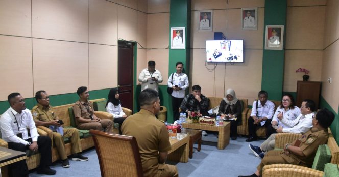 
					FOTO : Wabup Firdaus, saat sambut kunjungan Direktur Pelayanan HAM KemenHAM RI dan jajarannya.
