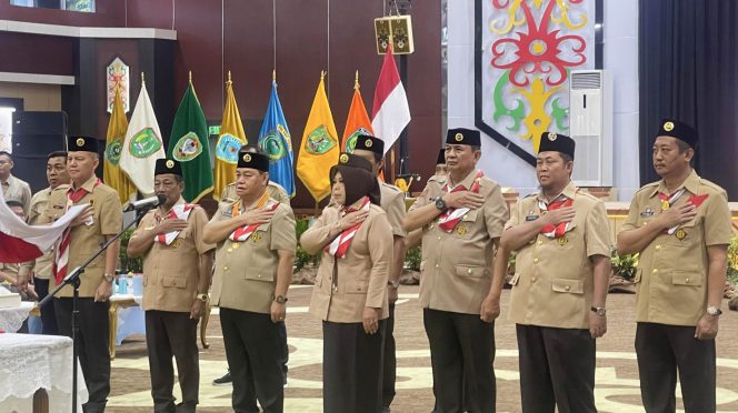 
					FOTO : Bupati Saiful, saat pelaksanaan pelantikan di Aula Jayang Tingang, Kantor Gubernur Kalteng.