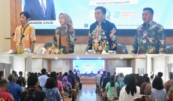 FOTO : Sumiati, Bunda PAUD Katingan saat kegiatan sosialisasi, di aula Dinas Pendidikan setempat.