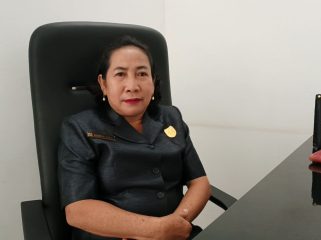 FOTO : Ketua Komisi I DPRD Kabupaten Gunung Mas Rusmila