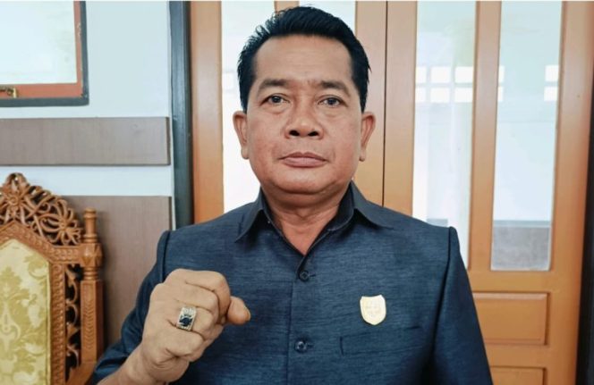 
					FOTO : Anggota DPRD Kabupaten Gunung Mas Selsius Aprianus