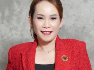 FOTO : Wakil Ketua I DPRD Kabupaten Gunung Mas Nomi Aprilia