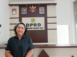 FOTO : Anggota DPRD Kabupaten Gunung Mas Iceu Purnamasari
