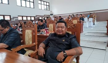 FOTO : Anggota Komisi II DPRD Kabupaten Gunung Mas Tuah