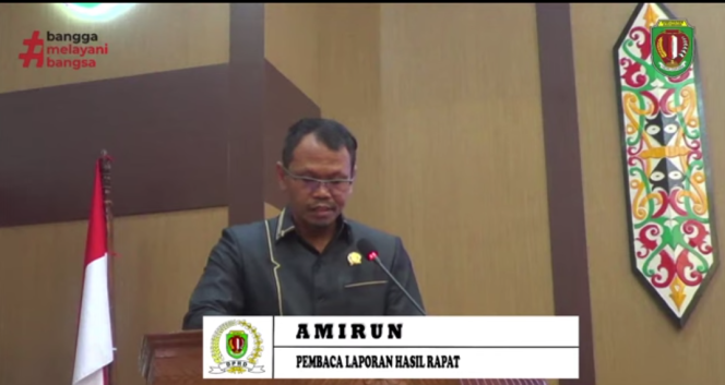 
					FOTO : Anggota DPRD Katingan, Amirun, yang membacakan laporan (Banggar).
