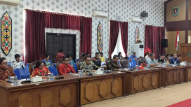 FOTO : Pj Sekda Katingan bersama jajaran saat rapat kerja dengan DPRD.