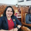 PARIPURNA : Anggota DPRD Kabupaten Gumas Cici Susilawati (kiri) bersama koleganya Dewi Sari, saat menghadiri rapat paripurna DPRD setempat, pekan lalu.