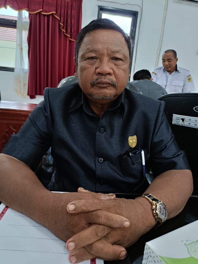 
					FOTO : Anggota DPRD Kabupaten Gunung Mas Singong