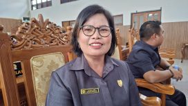 FOTO : Anggota DPRD Kabupaten Gunung Mas Lelie