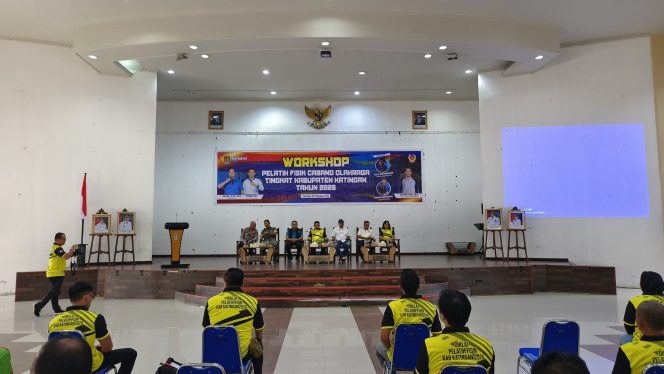 
					FOTO : Suasana pembukaan Workshop Pelatihan Fisik Cabang Olahraga di Gedung Salawah Kasongan.