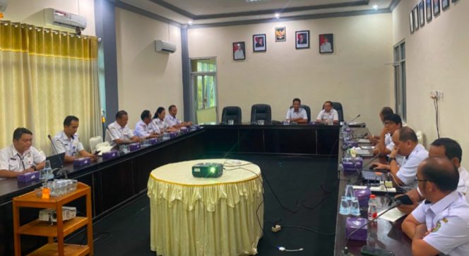 
					FOTO : Suasana pertemuan Tim Inspektorat Provinsi Kalteng bersama Tim Replikasi Katingan saat melaksanakan Monev.