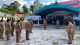 FOTO : Camat Katingan Hilir, Dony Merianto, saat menjadi pembina apel sore.
