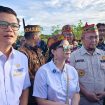 FOTO : Wamen Prof. Stella Christie, saat melakukan peninjauan empat lokasi pilihan pembangunan sekolah unggulan garuda.