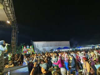 FOTO : Suasana Hiburan dengan lomba Cosplay Jadoel di Kota Kasongan.