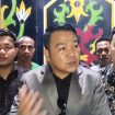 FOTO : Kuasa Hukum terdakwa, Jesvandy Silaban dan kawan-kawan saat penjemputan 8 terdakwa di Rutan Kota Palangka Raya.