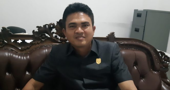 
					FOTO : Ketua DPRD Kabupaten Gunung Mas Binartha