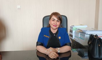 FOTO : Anggota DPRD Kabupaten Gunung Mas Cici Susilawati