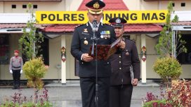 IRUP : Kapolres Gumas AKBP Heru Eko Wibowo, S.I.K, M.H, menjadi irup pada upacara peringatan hari pahlawan ke-80 tahun 2025, di Lapangan Apel Tantya Sudhirajati Mapolres Gumas, Senin, 10 November 2025.