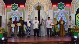 FOTO : Bupati Saiful, didampingi Wakil Bupati Firdaus, saat pembukaan kegiatan FSQ di Gedung Salawah Kasongan.