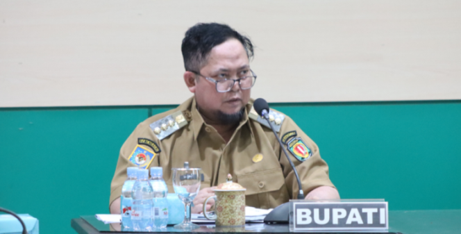 
					FOTO : Bupati Katingan Saiful.