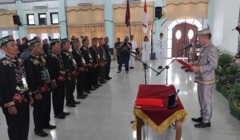 PELANTIKAN : Suasana pelantikan dan pengukuhan forum damang Kabupaten Gumas periode 2025-2031, di GPU Damang Batu, Kamis, 11 Desember 2025.