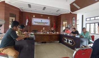 RAPAT : Suasana rapat panitia Musda III DAD Kabupaten Gumas, Senin, 8 Desember 2025