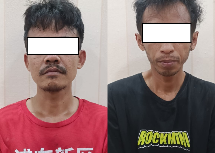 AMANKAN : Pelaku pencurian Y (28) dan TR (26) ketika diamankan di Kantor Satreskrim Polres Gumas, Rabu (10/12/2025).