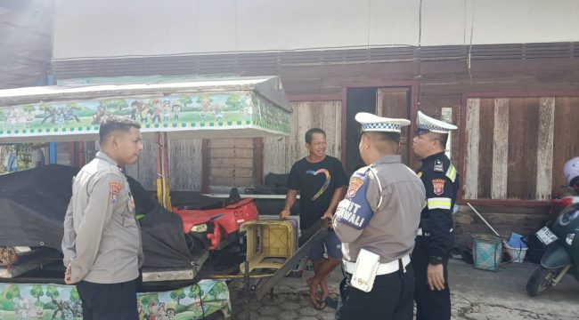 PATROLI : Personel Polres Gumas ketika melakukan patroli KRYD di Taman Kota Kuala Kurun, Jumat, 16 Januari 2026.