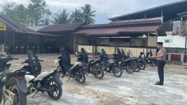 AMANKAN : Belasan remaja dan kendaraannya saat diamankan di Mapolsek Rungan, Sabtu, 28 Februari 2026.