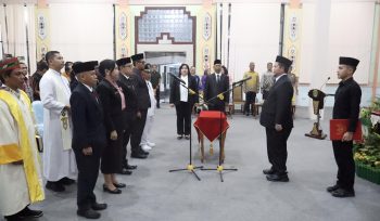 FOTO : Bupati Saiful, saat pelantikan pejabat Administrator dan Pejabat Pengawas, di Pendopo Rumah Jabatan Bupati Katingan.