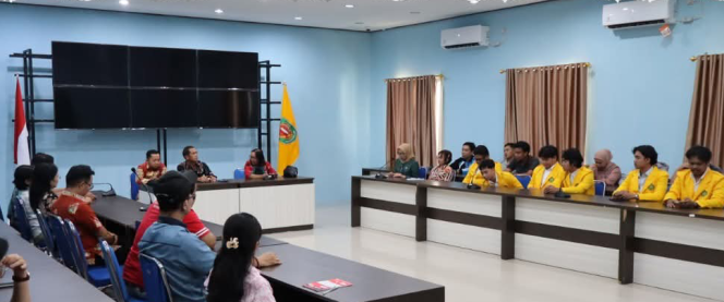 
					FOTO : Suasana kegiatan penerimaan mahasiswa magang berlangsung di Media Center Diskominfostandi Kabupaten Katingan. 