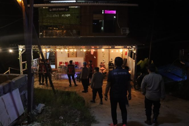 
					PATROLI KRYD : Personel Polres Gumas ketika melakukan patroli KRYD ke sejumlah lokasi di Kota Kuala Kurun, Senin, 9 Maret 2026 malam.