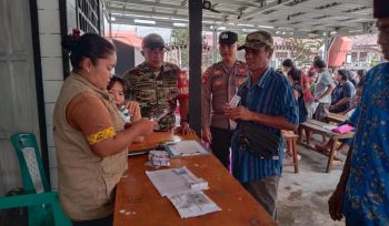 PENYALURAN : Suasana penyaluran kartu huma betang sejahtera kepada warga Desa Sepang Kota, Kecamatan Sepang, Rabu, 18 Maret 2026.
