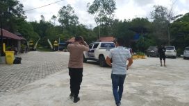 PATROLI : Personel Polres Gumas ketika melakukan patroli di lokasi objek wisata Air Terjun Batu Mahasur Kuala Kurun, Minggu, 22 Maret 2026.