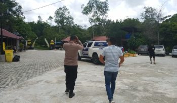 PATROLI : Personel Polres Gumas ketika melakukan patroli di lokasi objek wisata Air Terjun Batu Mahasur Kuala Kurun, Minggu, 22 Maret 2026.