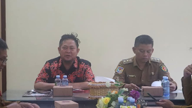 FOTO : Bupati didampingi Wakil Bupati dan Sekda serta Sejumlah Kepala SOPD. 