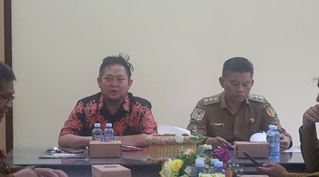 FOTO : Bupati didampingi Wakil Bupati dan Sekda serta Sejumlah Kepala SOPD. 