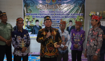 FOTO : Bupati Katingan bersama Rombongan saat safari nyepi bersama masyarakat, di Kecamatan Sanaman Mantikei.