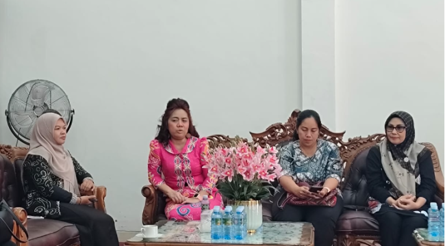 FOTO : Suasana saat rapat pembentukan organisasi Perwosi Kabupaten Katingan.