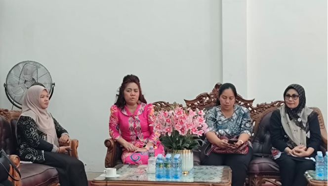 
					FOTO : Suasana saat rapat pembentukan organisasi Perwosi Kabupaten Katingan.