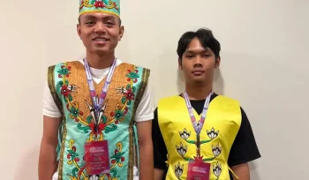 JUARA : Dua siswa SMAN 1 Kuala Kurun yakni M. Rasya Wira Pratama dan Samuel Panenganu, yang berhasil meraih juara pada ajang ISRC tahun 2026, belum lama ini.