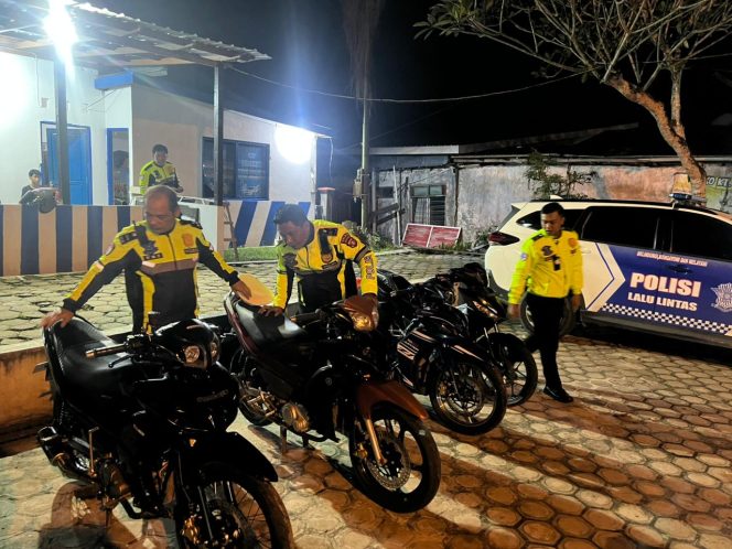 
					AMANKAN : Sejumlah sepeda motor diamankan di Pos Satlantas Polres Gumas, di Taman Kota Kuala Kurun, Sabtu, 30 Mei 2026.