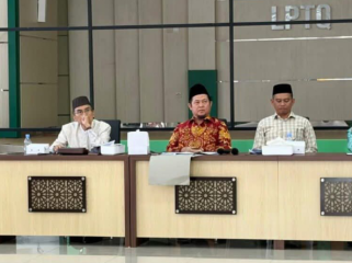 FOTO : Bupati Saiful, didampingi Wakil Firdau dan jajaran saat rapat koordonasi dengan pihak LPTQ Provinsi Kalteng.