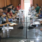 FOTO : Sekda Katingan didampingi Asisten II dan jajaran saat pelaksanaan rapat, di ruang rapat Sekda setempat.