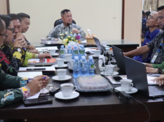 FOTO : Bupati Katingan, Saiful, bersama sejumlah perangkat daerah dan pihak terkait pada rapat pembahasan lokasi pembangunan SNT.