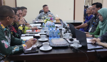 FOTO : Bupati Katingan, Saiful, bersama sejumlah perangkat daerah dan pihak terkait pada rapat pembahasan lokasi pembangunan SNT.