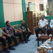FOTO : Wakil Bupati dan jajaran saat menerima audiensi dari pihak Bank Mandiri, di ruang kerja.